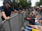 Policja: Blokowanie jezdni to naruszenie Prawa o ruchu drogowym