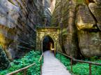 Zamek Karlštejn, Český Krumlov i Polabí. 7 mniej znanych miejsc w Czechach