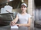 Pracownicy fast foodów idą na wojnę z wielkimi sieciami - żądają podwyżek