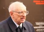Kłótnia o Bartoszewskiego. Sasin: "Jest finansowany przez państwo, które może mieć interes". Nałęcz ostro: "Żenujące. Do psychiatry"