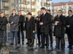Ruszył program Mieszkanie Plus. Kaczyński jako pierwszy wbił łopatę
