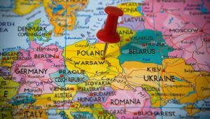 Wybierasz się autem na wycieczkę po Europie? Sprawdź co cię czeka na drodze.
